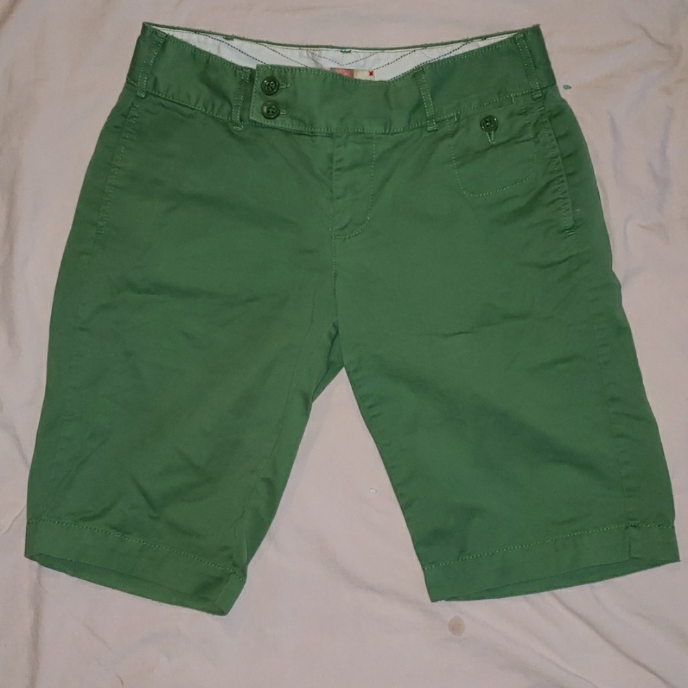 Women's old Navy Bermuda shorts